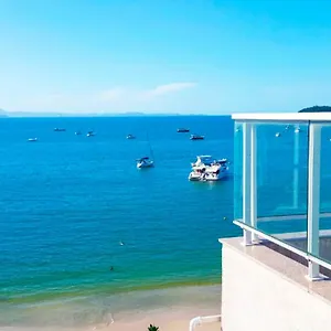 Mergulho No Mar De Jurere Com Vista Frontal Florianópolis